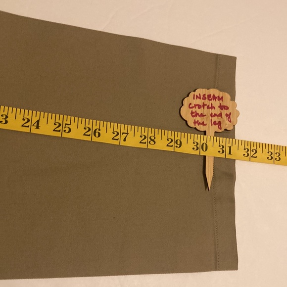 Dockers signature khaki color slim fit pants W34 32. 98% cotton. 2% elastine - Picture 7 of 10